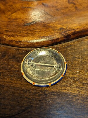 Vintage Collectible Hard Rock Cafe 1993 CHRISTMAS Button/Pin