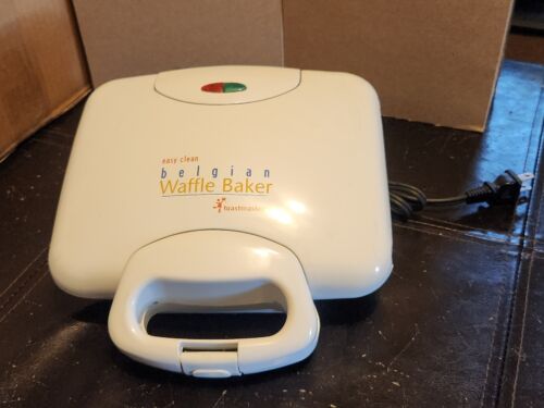 Toastmaster Easy Clean Belgian Waffle Baker - Used in Good Condition