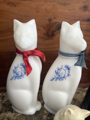 Lot 6 Vintage Avon Cat Perfume Bottles Decanters Chair Tabitha Milk Glass - Picture 2 of 4