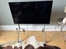 Pedestal TV Stand