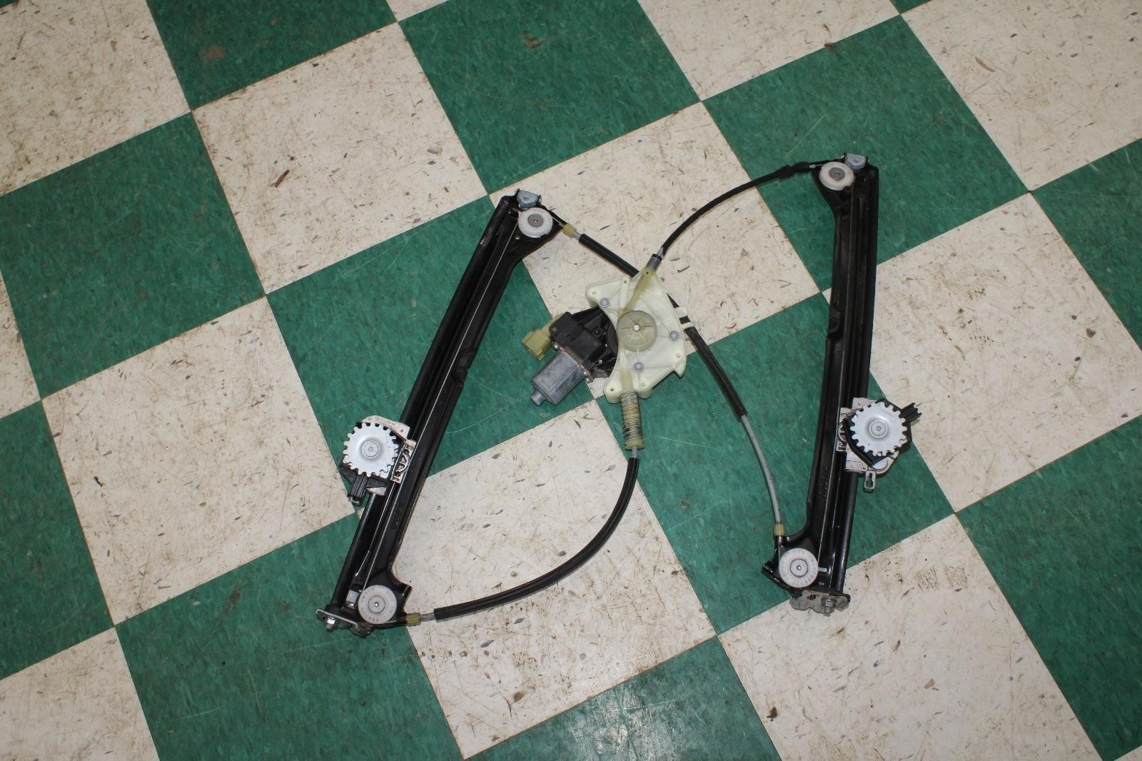 Maserati Ghibli 2014-2022 Front Left Window regulator