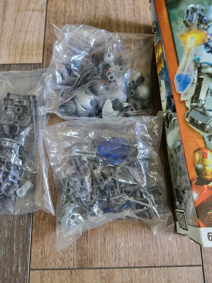 Mega Bloks Avengers Assemble 1979 Máquina de Guerra Iron Man 2 61 Piezas Set Nuevo Abierto  Foto 3 de 4