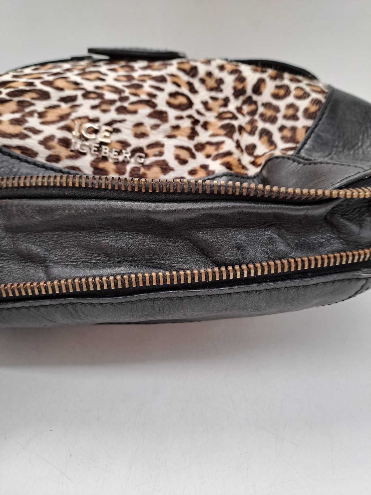 Ice Iceberg Leopard Pattern Leather Shoulder Bag … - image 6