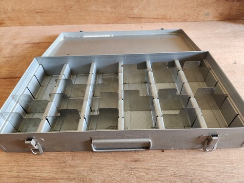 Caja de almacenamiento deslizable de metal ATCO portátil 15 divisores (falta 9) 7,75x14,75x2 - Imagen 15 de 24