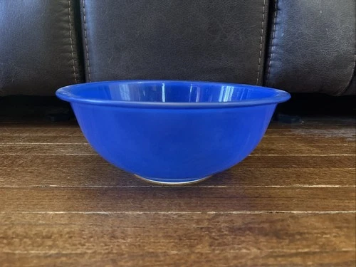 Vintage Pyrex Model 325 - 4.0L Blue Mixing Bowl W/ Clear Bottom