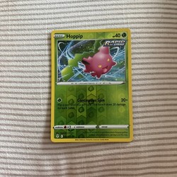 Hoppip 002/203 Evolving Skies Reverse Holo