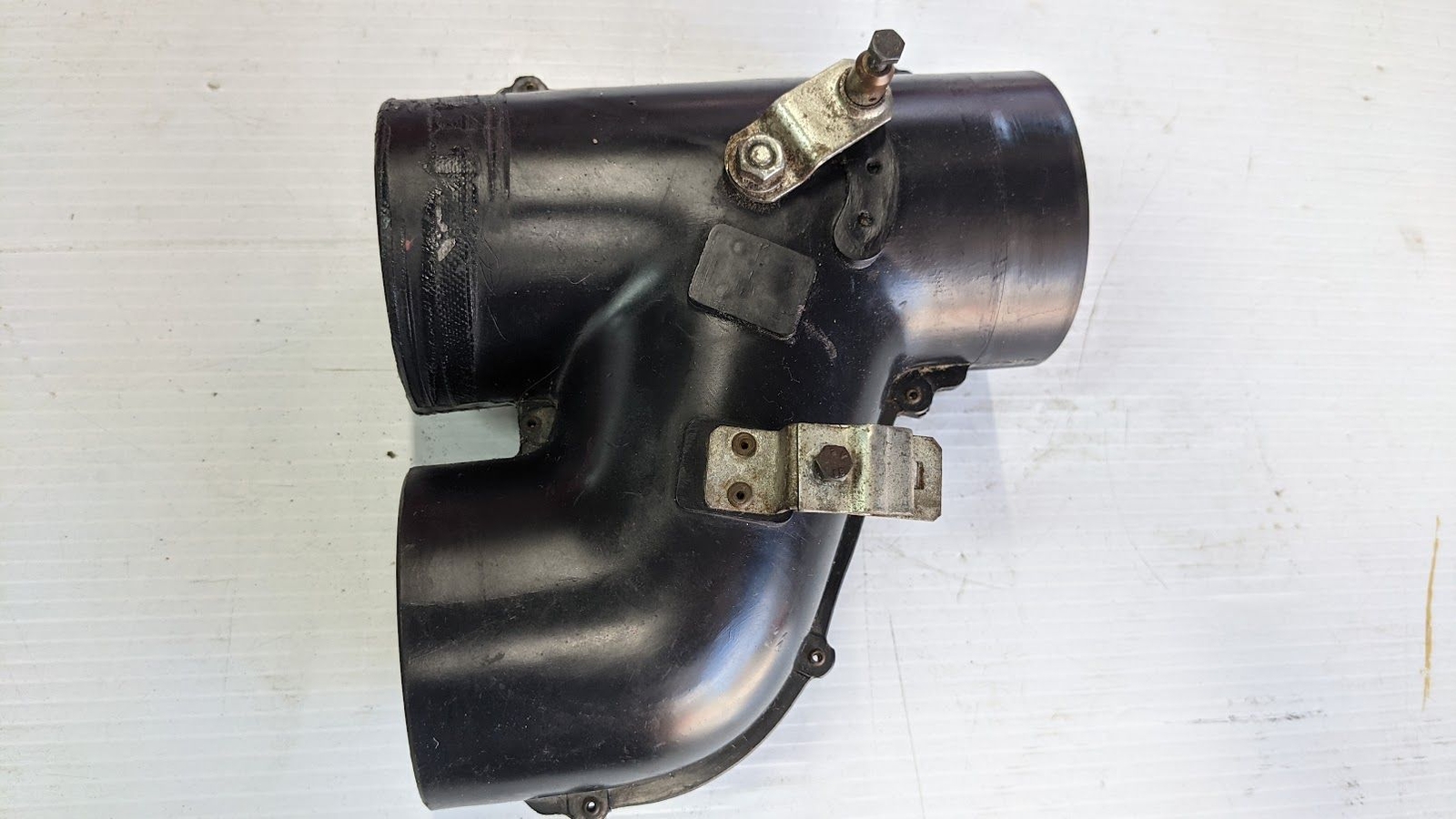 FERRARI 208 308 PARTS GTS PART HEATER CORE RADIATOR DUCT DIVERTER LEFT 60135100