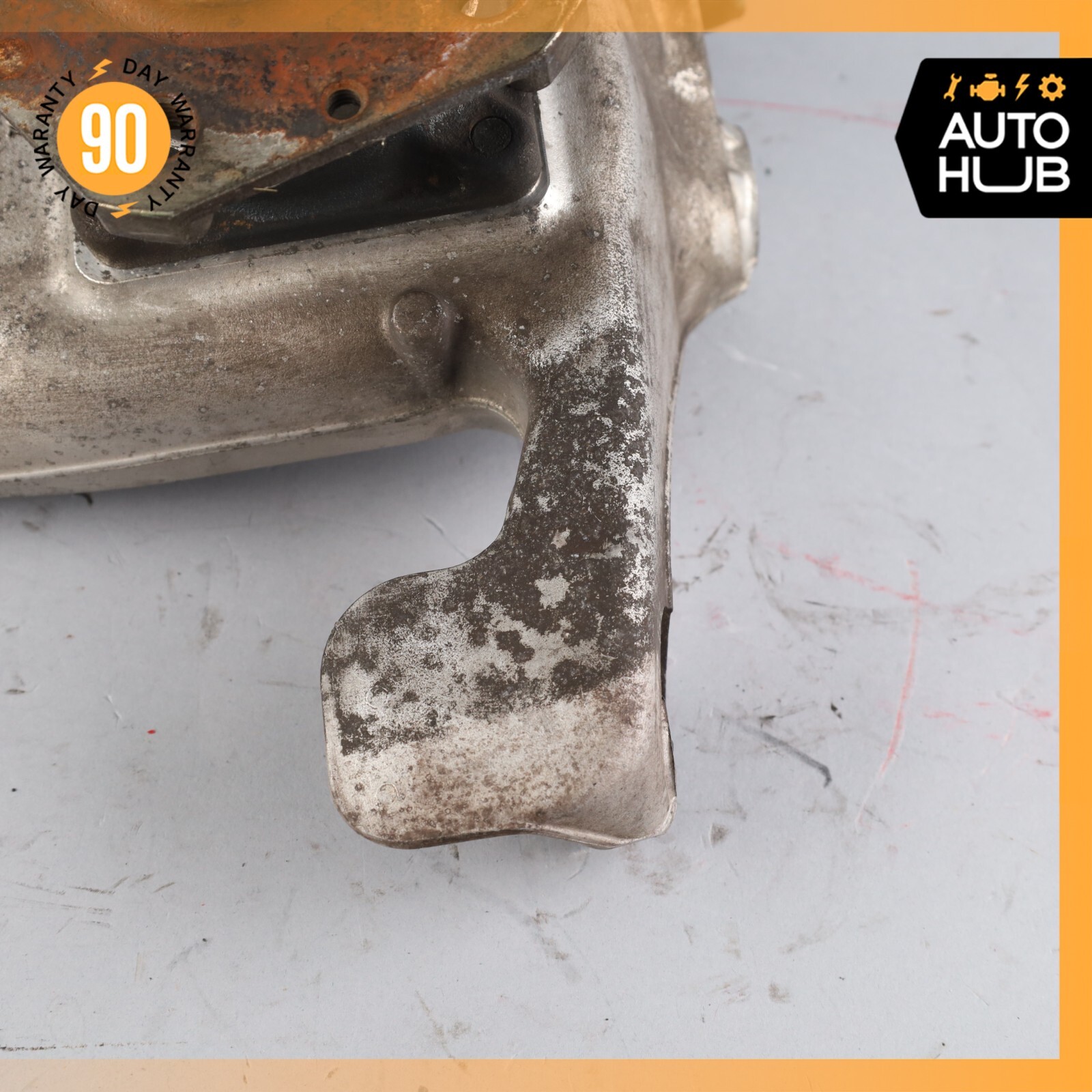 03-10 Maserati Quattroporte M139 Front Right Side Spindle Knuckle Hub OEM