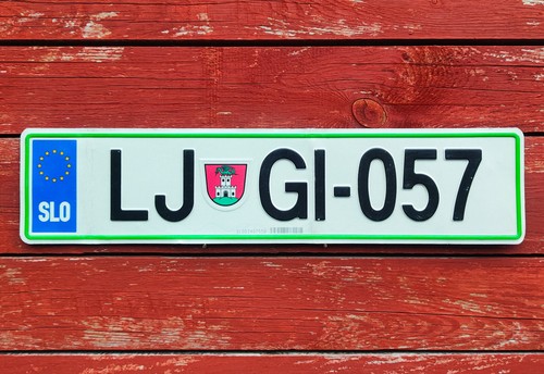 SLOVENIA/SLOVENIAN License Plate from Europe