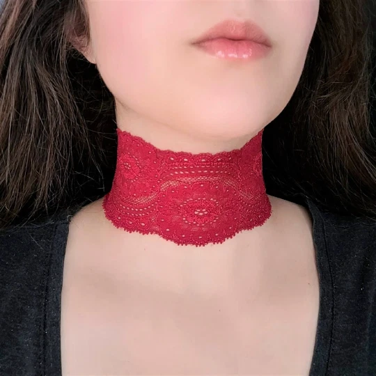 Red store lace choker