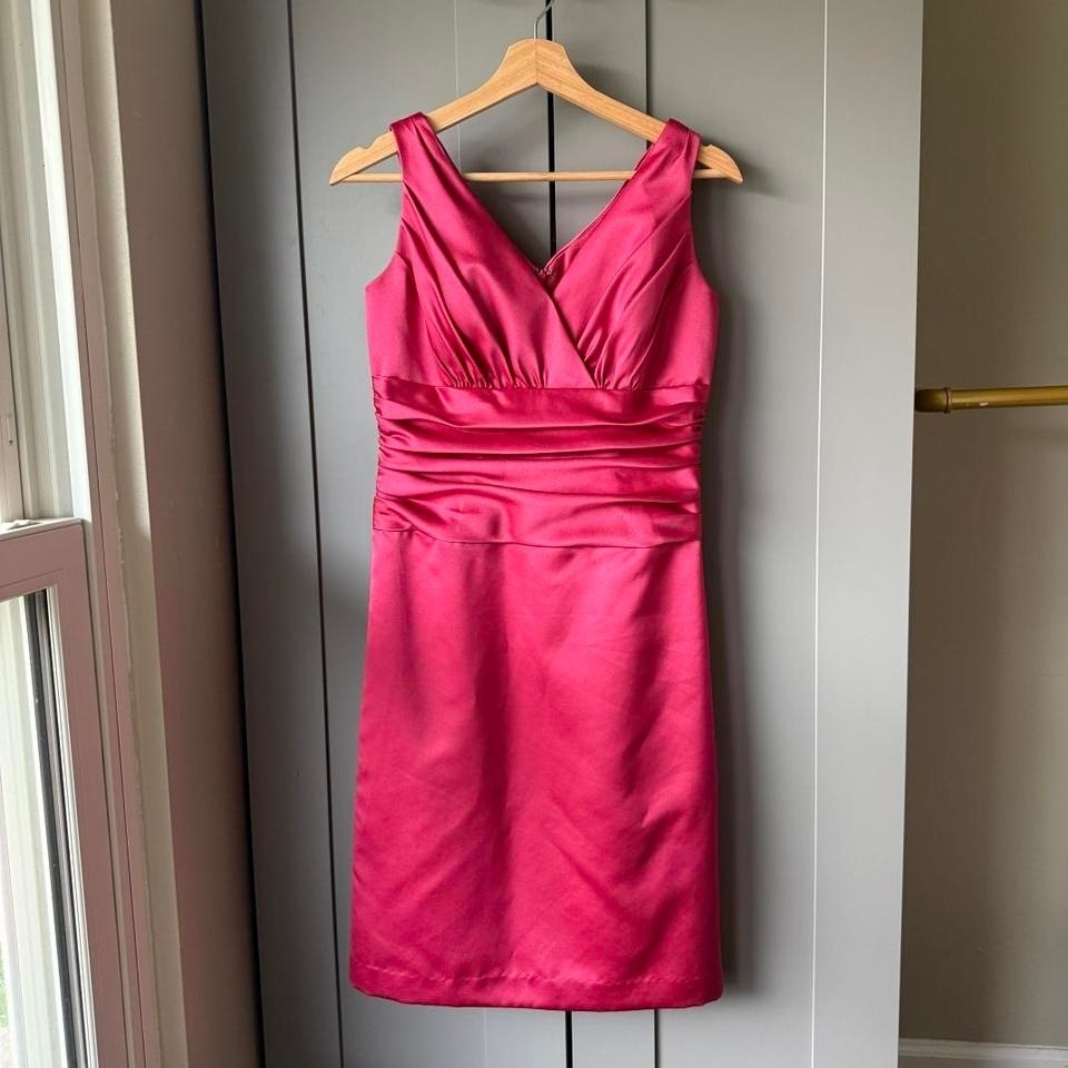 Women's Cocktail Dress Size 8 Hot Pink Satin Ruched Waist V Neck Sleeveless