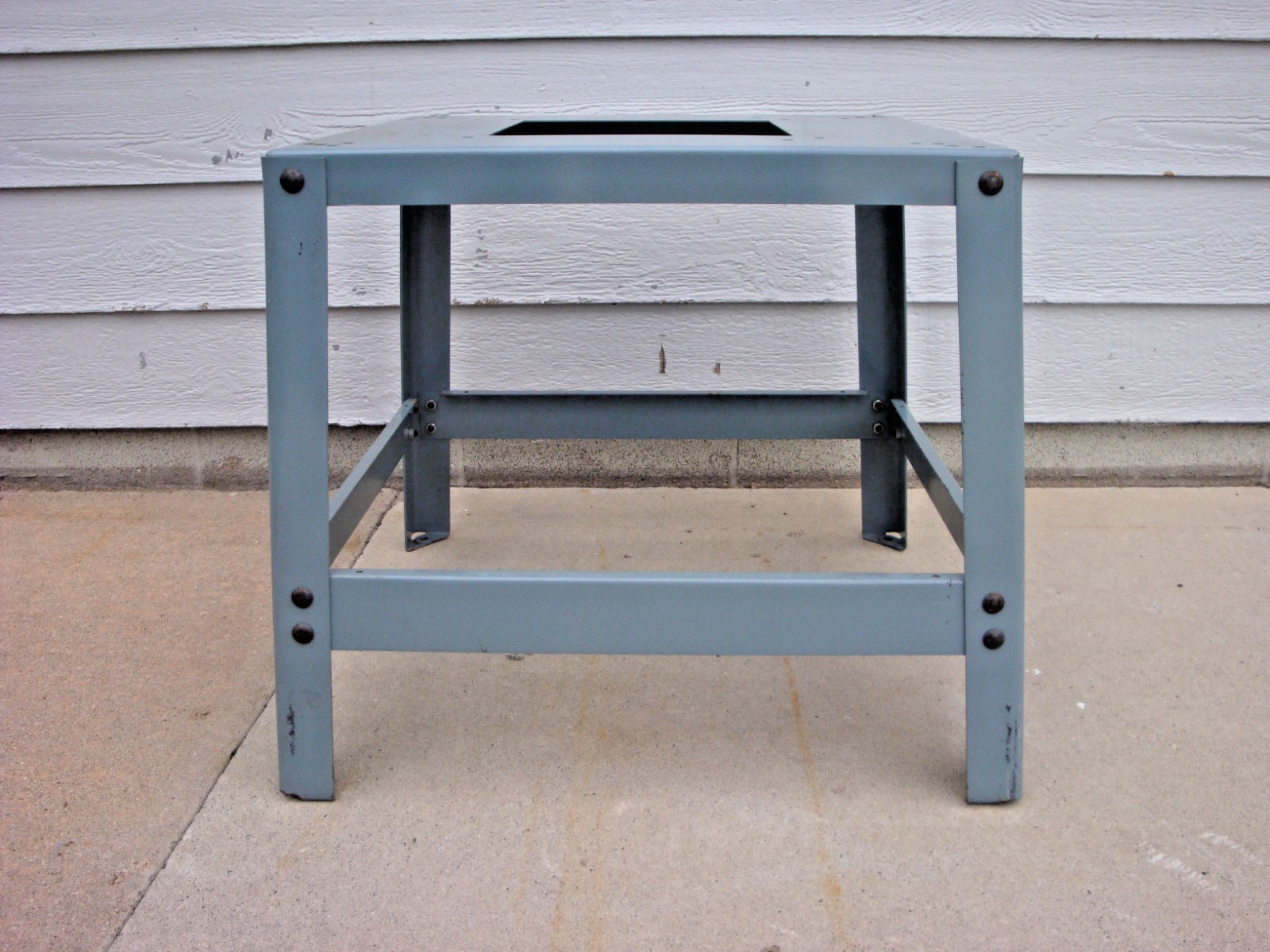 DELTA ROCKWELL Contractors saw stand or base.