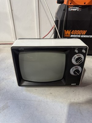 RCA Sportable Solid State Vintage Television AC012Y Model AC012Y MPN AC012Y 1978