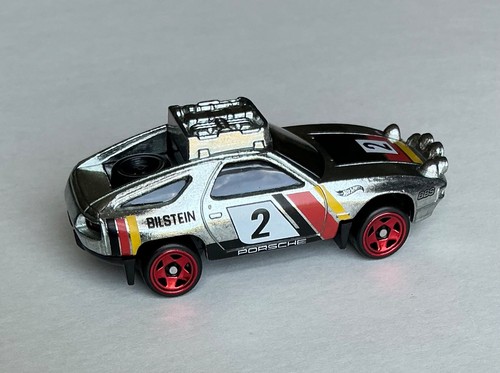 2025 Hot Wheels Silver Series ZAMAC - Porsche 928S Safari - Picture 2 of 4