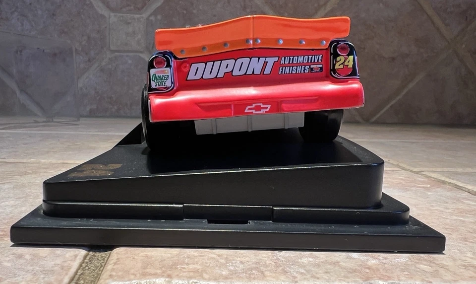 2001 JEFF GORDON DUPONT ЛАС-ВЕГАС ВЫИГРАТЬ 1/24 REVELL КОЛЛЕКЦИИ ЛИТОЙ NASCAR - Изображение 4 из 4