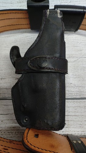 Vintage Safariland Leather Dutyman Police Belt 4011 With Accessories & Holster - Picture 7 of 11