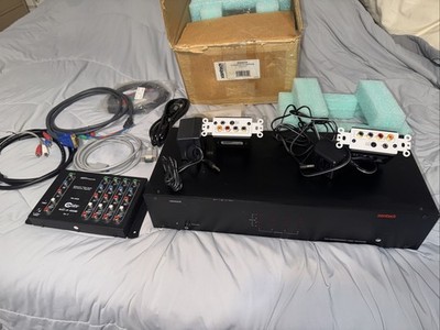 Xantech HD44C5 With Remote Receivers And Cables