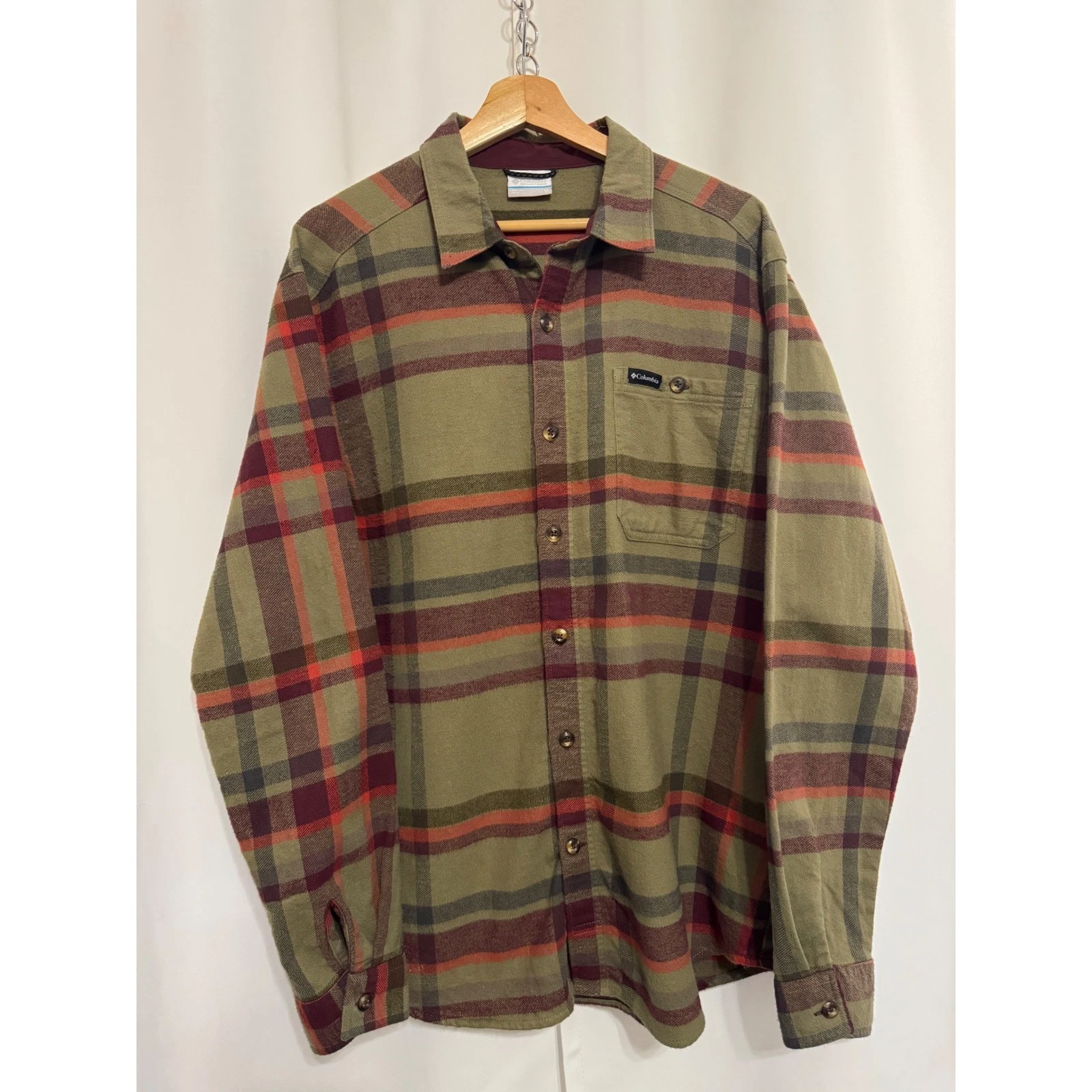 Columbia Mens Plaid Flannel Button Down Shirt Olive Green Burgundy Size M