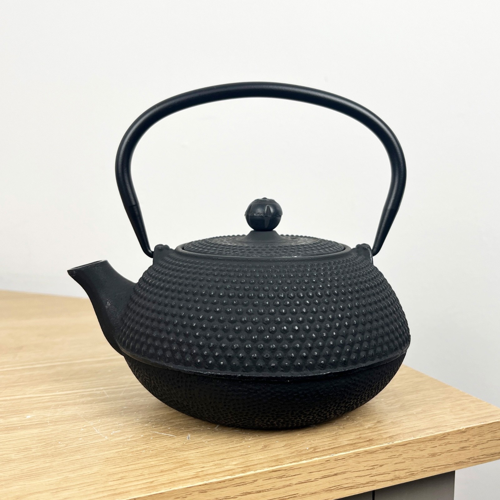 Teapot with Infuser Cast Iron Filter Strainer Chinese Loose Leaf Green Tea Pot
