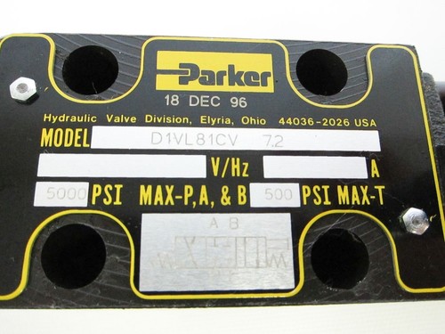 Parker D1VL81CV-72 D1VL Lever Operated Directional Control Fluorocarbon Valve - Picture 2 of 3