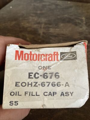 Ford- Motorcraft NOS Oil Filler Cap  E0HZ-6766-A EC-676