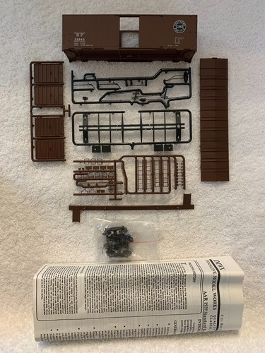 IMWX HO Scale Unassembled Box Car Kits each sold separately - Picture 18 of 45