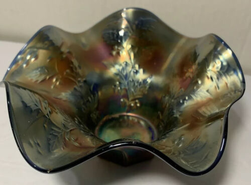 ANTIGUO PLATO DE CARAMELO FENTON BLACKBERRY VINE CARNAVAL VIDRIO COBALTO CON VOLANTES 6 1/4" - Imagen 3 de 12