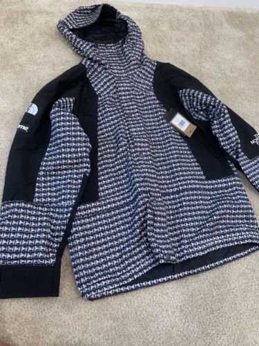 Supreme The North Face Studded Mountain Light Jacket Black SS21 - Size Medium