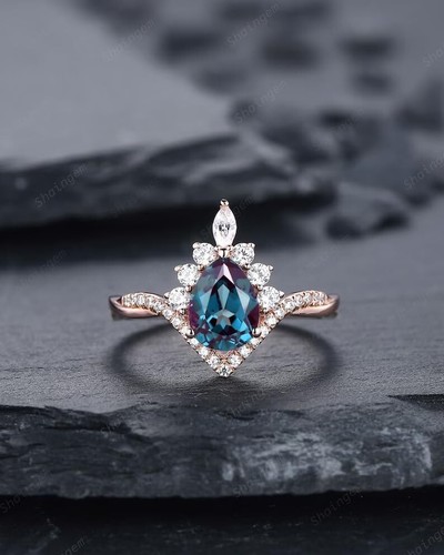 Vintage Pear Cut Alexandrite Ring June Birthstone Halo Engagement/Promise Ring - Picture 3 of 8
