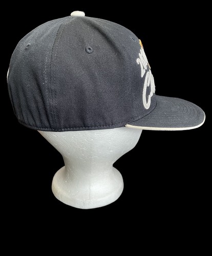 Gorra ajustada en vestuario Adidas 2010 LA Lakers campeones de la NBA - Imagen 4 de 12