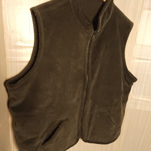 St. John's Bay Vintage Green Corduroy Reversible Full Zip Vest 2X - Picture 3 of 7