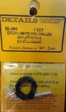 Details West 361 x HO Ditch Lights Pre-Drilled w/Platform & 3.0v Bulbs