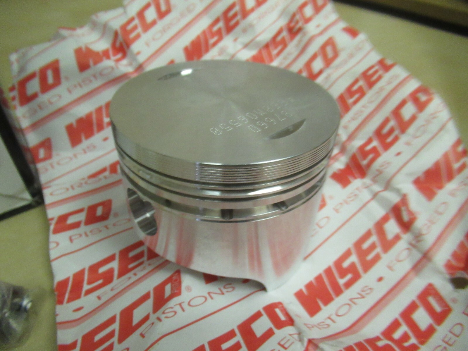 WISECO PISTON KIT - 4668M06550 - 65.50 BORE HONDA TRX250 1990+1991  