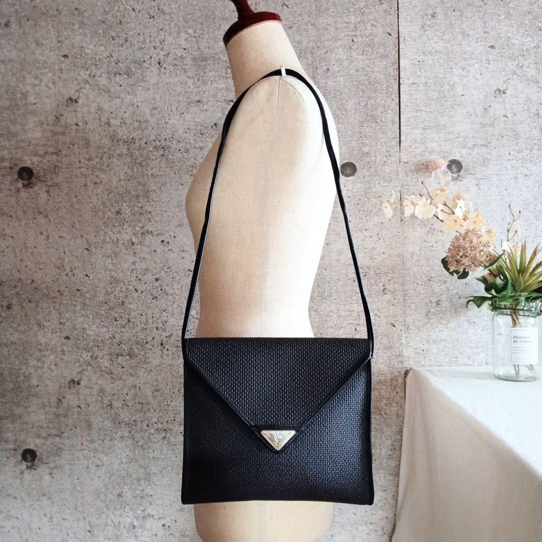 Bellissima borsa a tracolla Yves Saint Laurent vintage per uomo e donna