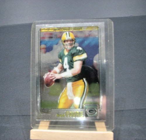 2001 Topps Chrome - Brett Favre #46 comes in a toploader