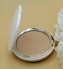 It Cosmetics Celebration Foundation Illumination Medium 0.30 oz New Without Box