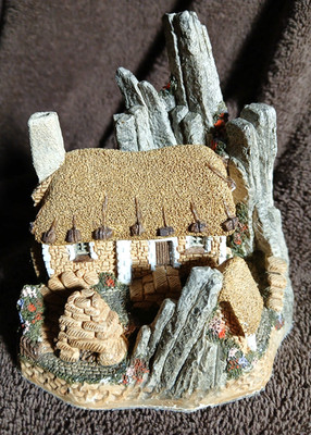David Winter Scottish Collection Crofter's Cottage 1988 *No Box*