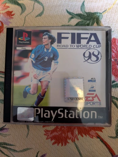 FIFA 98 Road to World Cup videogame Play Station 1 ITA case and original manual