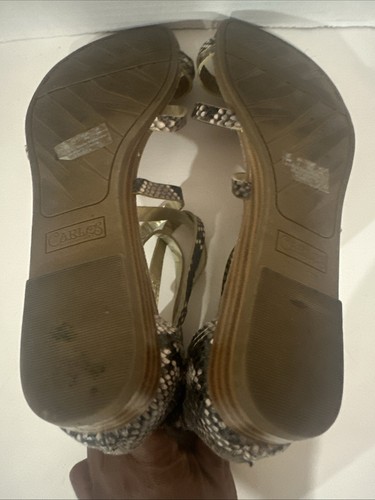 Sandalia para mujer Carlos by Carlos Santana TRISTA Gladiador estampado serpiente TALLA 9M - Imagen 7 de 10
