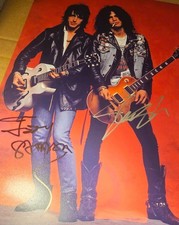 GUNS N ROSES ORIGINAL AUTOGRAPHS IZZY AND SLASH SIGNED 🎸 9X12IN W/ COA ✔️ GUNS N ROSES ORIGINAL AUTOGRAPHS IZZY AND SLASH SIGNED 🎸 9X12IN W/ COA ✔️