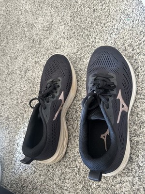 Mizuno Wave Revolt 2 Running Shoes   Women s Size 8
