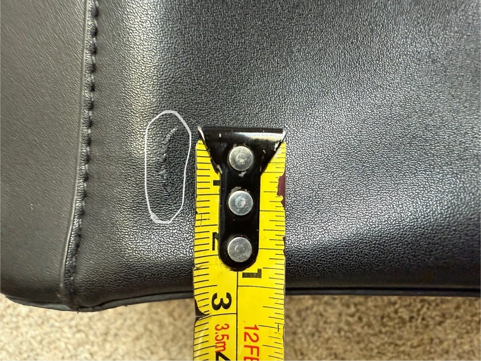 Bolsa Hobo Bostanten Preta Couro Lotty - Imagem 3 de 4