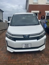 Toyota Voxy Hybrid 5 Door 7 Seats 2014