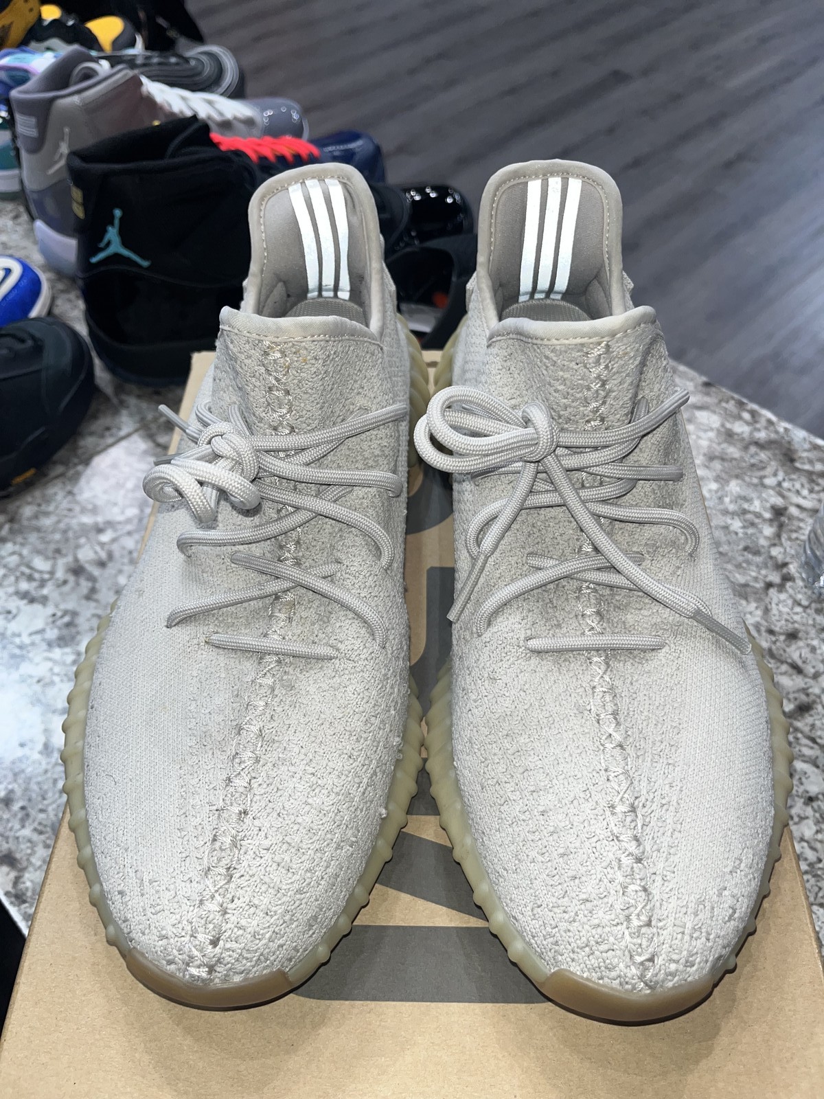 Size 12M/13.5W - adidas Yeezy Boost 350 V2 Sesame F99710 Pre-Owned thumbnail 2