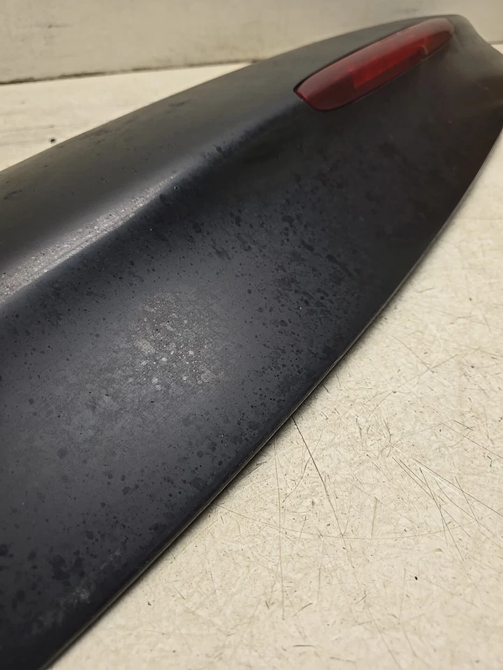 ** 02-06 GMC ENVOY XL УДЛИНЕННЫЙ (ТРЕТИЙ РЯД) СПОЙЛЕР СТОП-СИГНАЛ ЗАДНИЙ ЛЮК D884 - Изображение 3 из 4