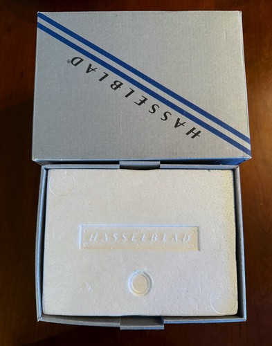 Hasselblad Carl Zeiss CFE Distagon T* 40mm f4 Lens with UV, Box - Picture 11 of 12