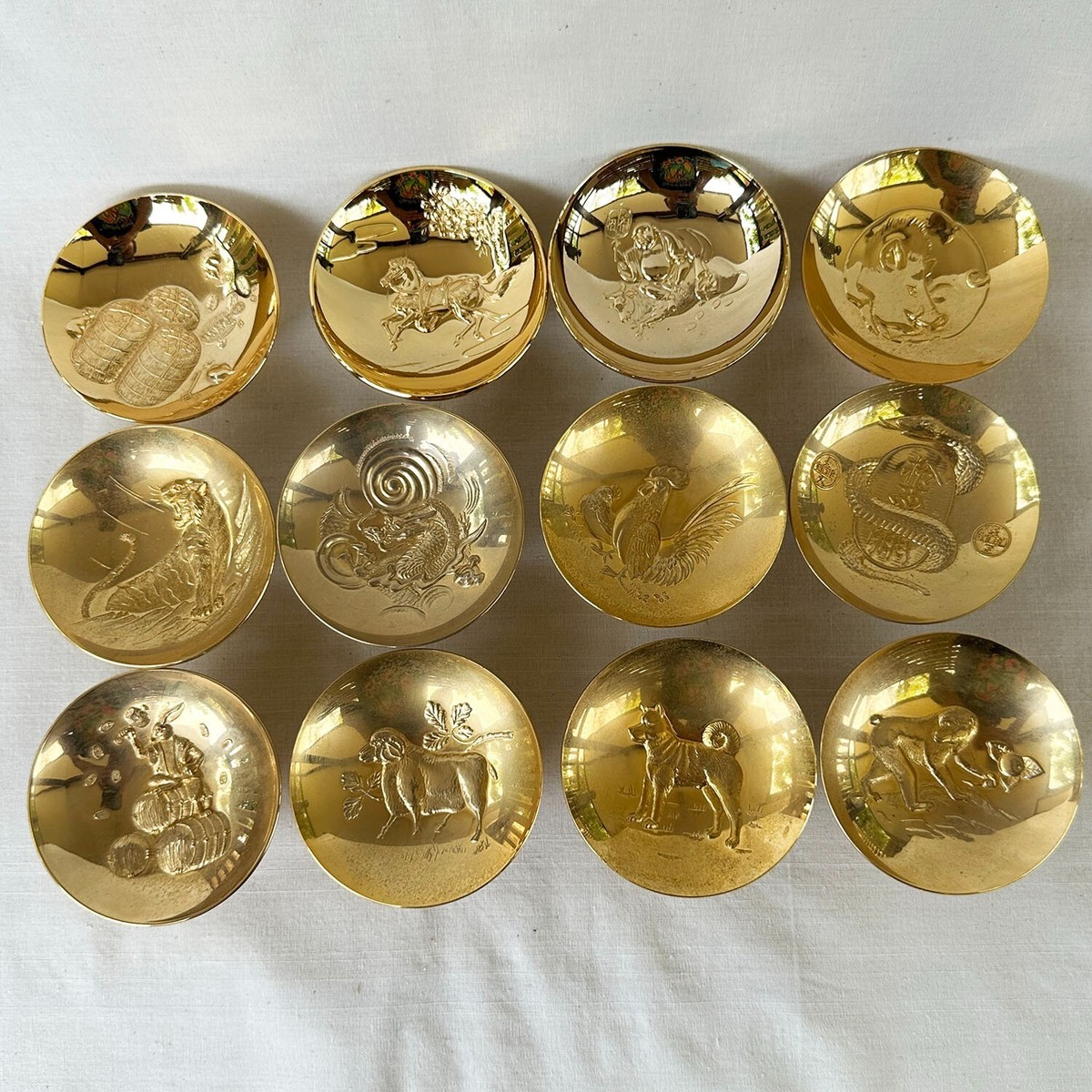 中古　寿瓶子　２４KGP　慶事用　金色酒器セット　ナガサキヤ５０周年記念品 Vintage Japanese Traditional Sake Cup Sakazuki Zodiac 12 Set