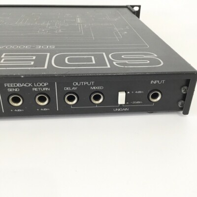 Roland SDE-3000A Digital Delay Echo Effect Processor Rack