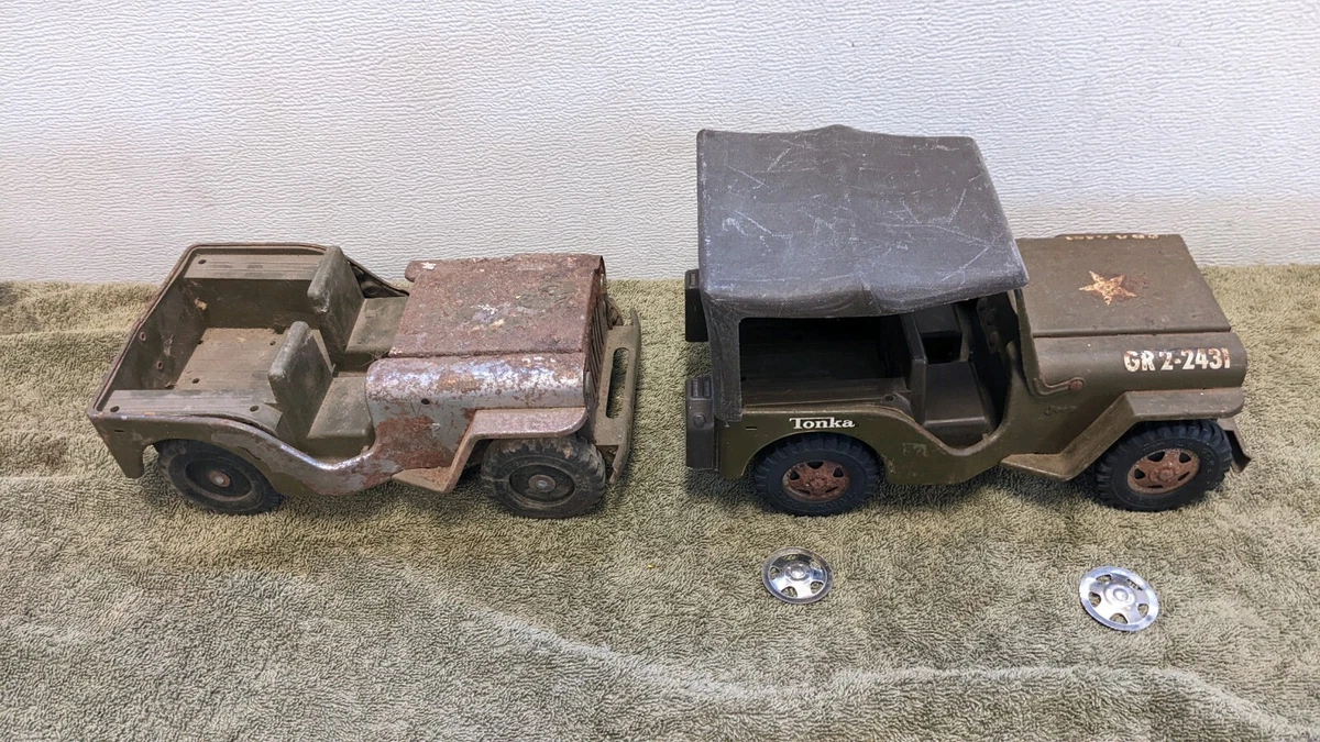 Lot Of 2 Vintage 1960 s Tonka Green Army Jeeps One W Top Parts