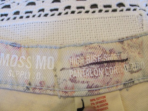 MOSSIMO SUPPLY Floral shorts Size 10 NWT high rise - Picture 2 of 3